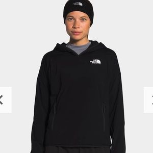 New North Face Women’s M Black Insulated Pullover